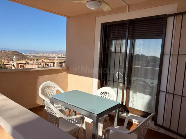 Apartamento con vistas panorámicas y plaza de parking en Los