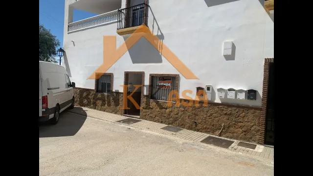SE VENDE PISO BAJO EN ALCOLEA ZONA LA HERMITA — 29