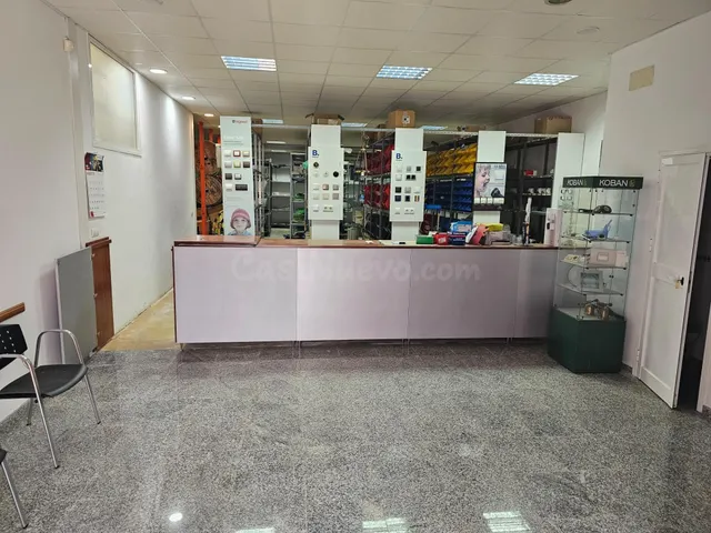Amplia Nave Industrial en Marchena - foto 2