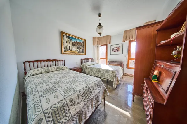 Residencia exclusiva en Paseo del Salón con vistas despejadas — 15