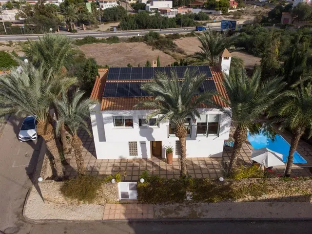 Exclusiva villa con 5 dormitorios y piscina privada en Calar - foto 3
