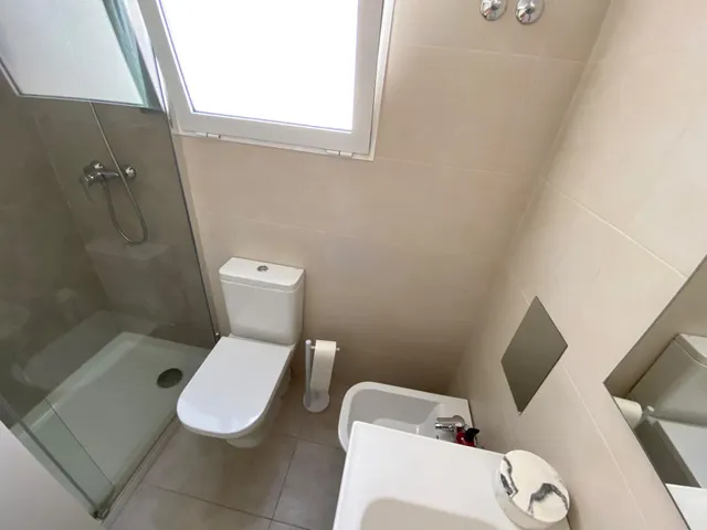 Ático de 3 Dormitorios y 2 Baños con Terraza privada en zona Sector V, Elche. — 19