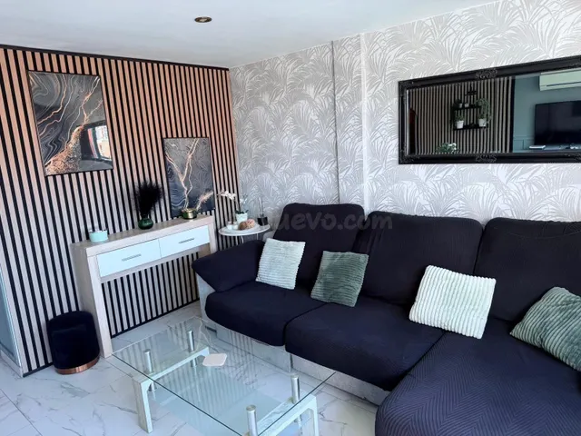 Apartamento reformado con piscina y parking comunitario — 8