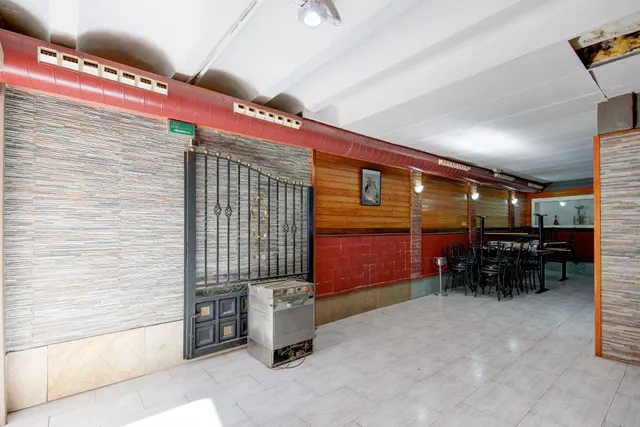 AMPLIO LOCAL EN ST ANDREU DE LA BARCA — 22