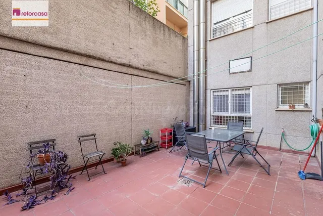 Piso con gran patio en Carretera de la Sierra — 3