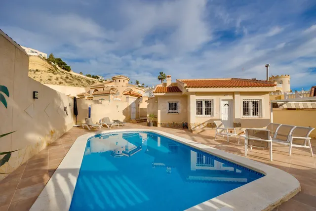 MAGNIFICO CHALET INDEPENDIENTE CON PISCINA PRIVADA Y VISTAS AL CAMPO DE GOLF EN CIUDAD QUESADA — 3