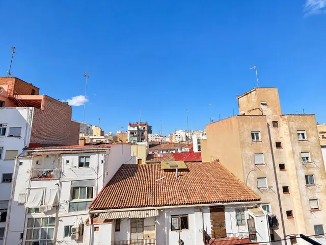 Piso de 4 habitaciones y reforma integral en pleno centro de Valencia — 22