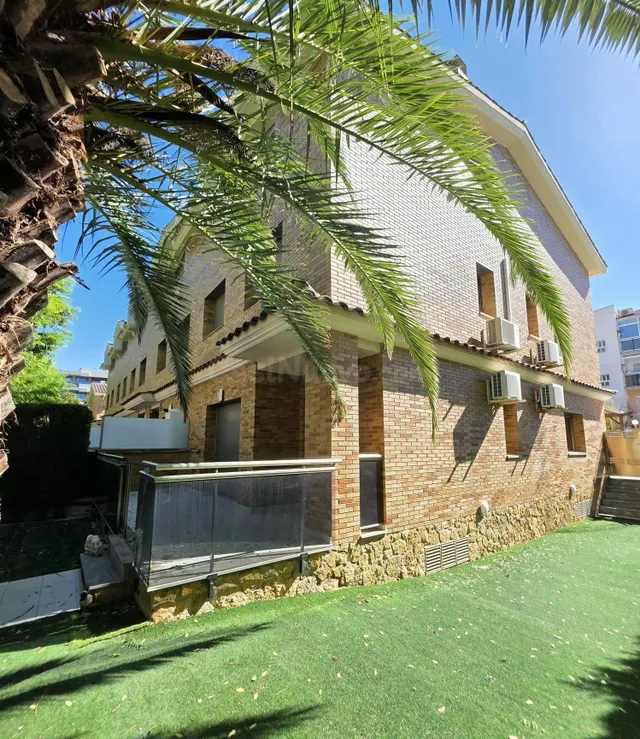 CASA CON JARDIN DE 4 habitaciones EN BARENYS — 3