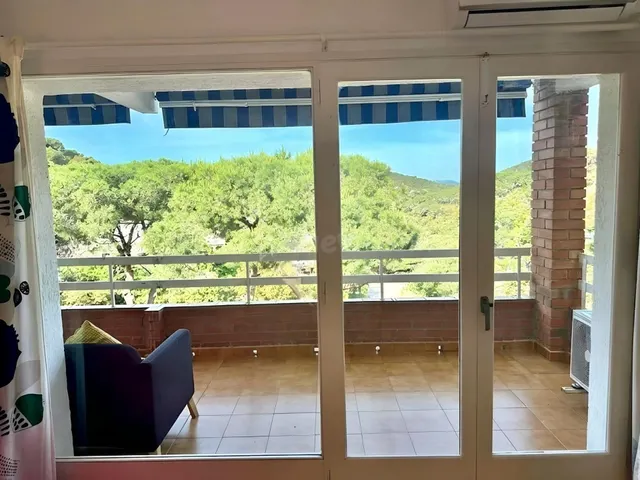 Ático estudio esquinero con dos terrazas en Cala Canyelles ( - foto 3