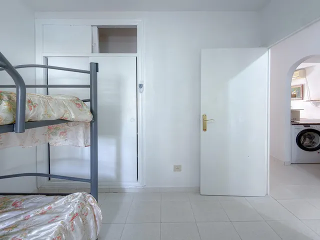 Apartamento de 2 habitaciones  con espaciosa terraza junto a todos los servicios — 21