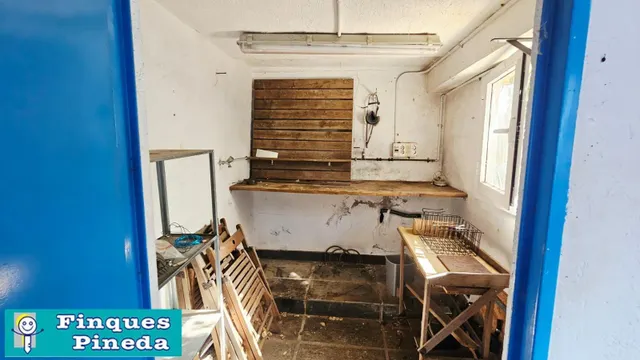 CASA PLANTA BAJA CON 2 VECINOS CON JARDÍN — 25