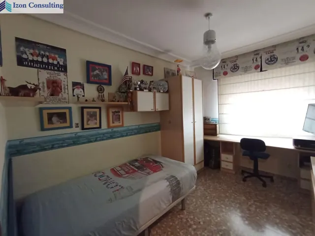 Gran oportunidad en Albacete: 4 dormitorios, 2 baños y para entrar a vivi — 15