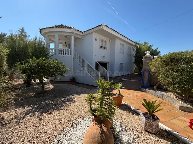 Espectacular Chalet en La Pobla de Vallbona - Ideal para Viv - foto 3