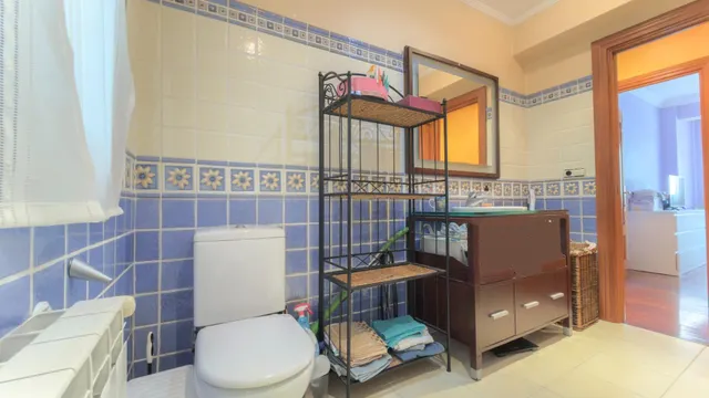 Amplia vivienda de 3 habitaciones en el centro de Irún — 14