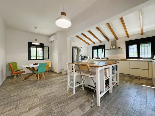EXQUISITO CHALET A UN PASO DE LA PLAYA Y EL CASCO URBANO — 34