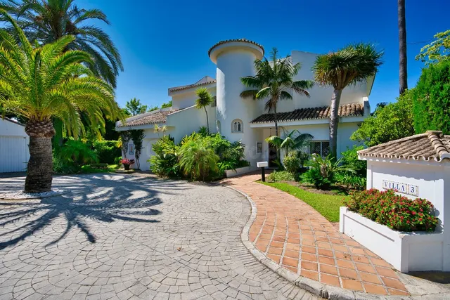 Chalet 4 habitaciones 350m² en venta - Marbella - foto 2