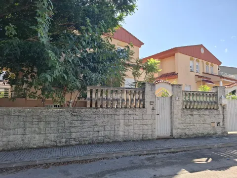 CASA A LA VENTA EN EL GRAU DE GANDIA, SIN COMISIONES Y A SUBASTA