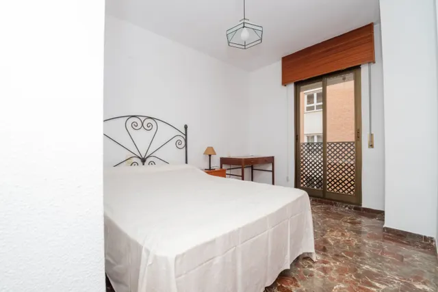 SE ALQUILA FANTÁSTICO PISO JUNTO A SAN JERÓNIMO — 15