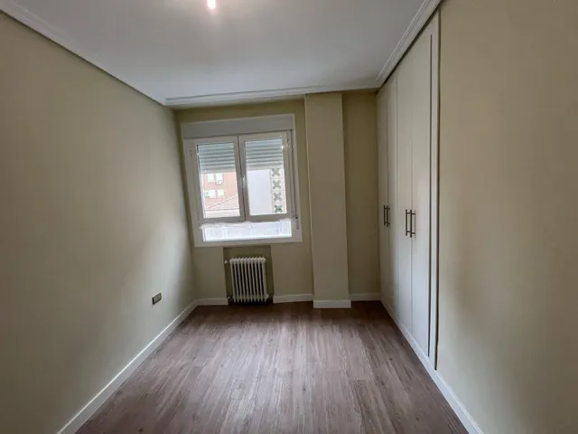 Piso recién reformado con garaje en el centro de Cáceres — 20
