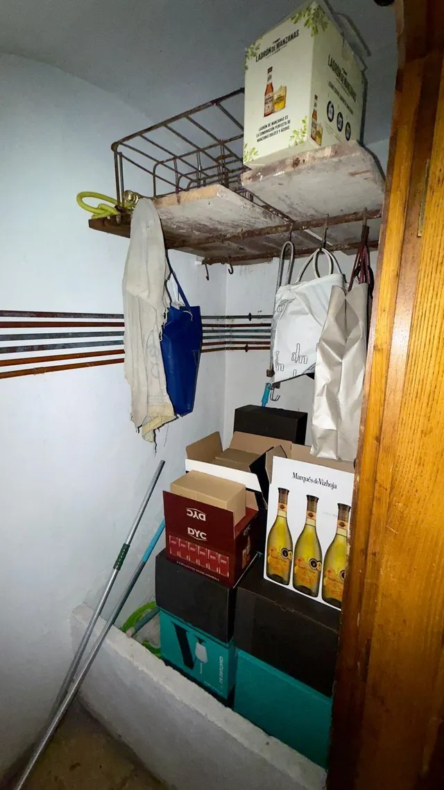 ¡Tu nuevo hogar en este encantador piso en un edificio con carácter del año 1975 y 4 habitaciones! — 47