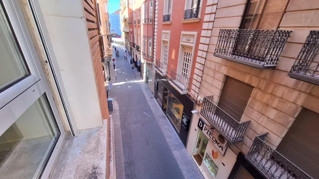 Apartamento SIN AMUEBLAR de un dormitorio y completamente reformado en la Plaza Cetina — 16