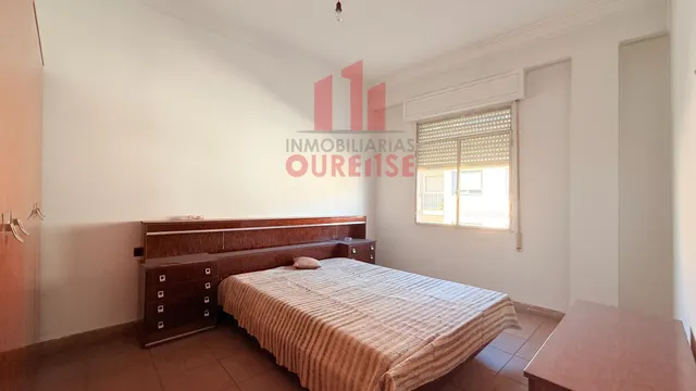 LUMINIOSA VIVIENDA PARA REFORMAR CON ASCENSOR EN O COUTO — 16