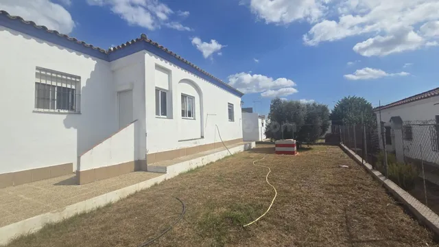 DOS CHALETS URBANOS EN UNA PARCELA SEGREGADA DE 1.500 M2 - foto 2