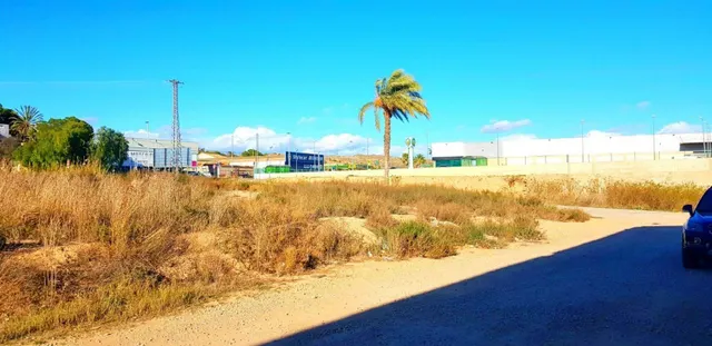 Terreno rural en alquiler - MERCADONA — 9