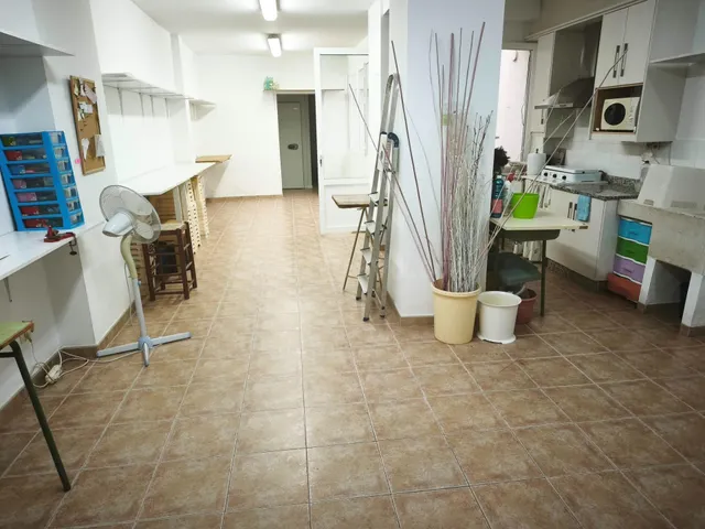 CASA CON LOCAL COMERCIAL TOTALMENTE ACONDICIONADO EN MONTEAL - foto 3