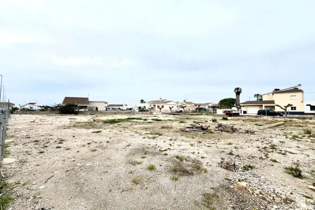Solares en zona tranquil·la y cerca del río Ebro