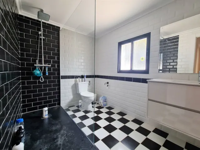 PRECIOSO CHALET CON PISCINA, CASA DE INVITADOS Y GRANDES TERRAZAS JUNTO A LLÍRIA — 12