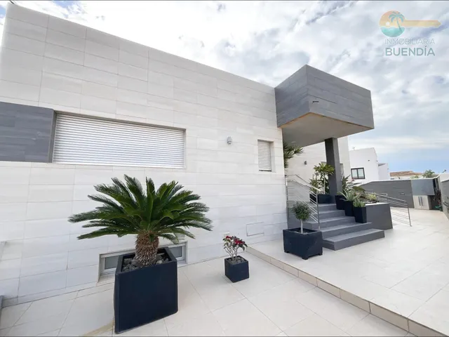 LUJOSO CHALET EN BOLNUEVO, UNA JOYA PARA VIVIR CON VISTAS AL - foto 4
