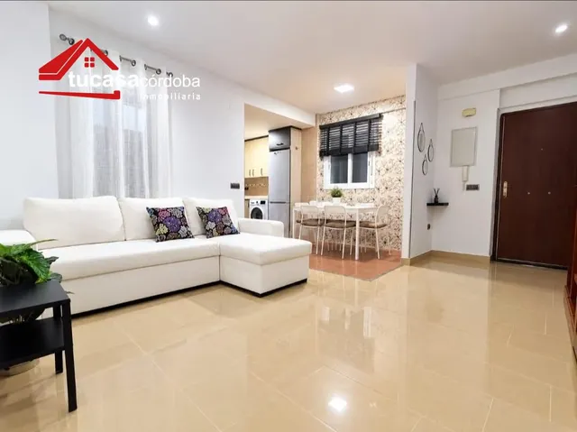 ENTREPLANTA DE 72 m2 CON REFORMA INTEGRAL Y PATIO PRIVADO EN