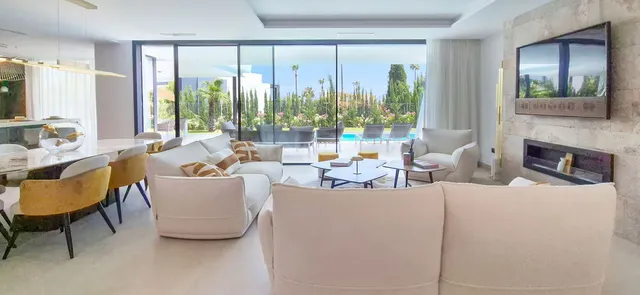 Chalet 4 habitaciones 424m² en venta - Costa Del Sol - foto 4