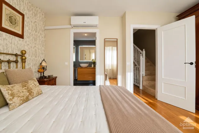 Pareado reformado con 5 habitaciones, terrazas y garaje en Reus — 32