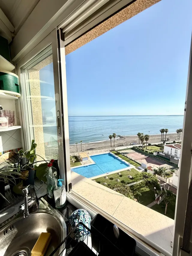 Exclusivo Ático en Playa Mezquitilla - Septiembre a Junio - foto 4