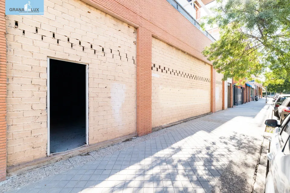 ¡Oportunidad única en el corazón del Zaidín, Granada!