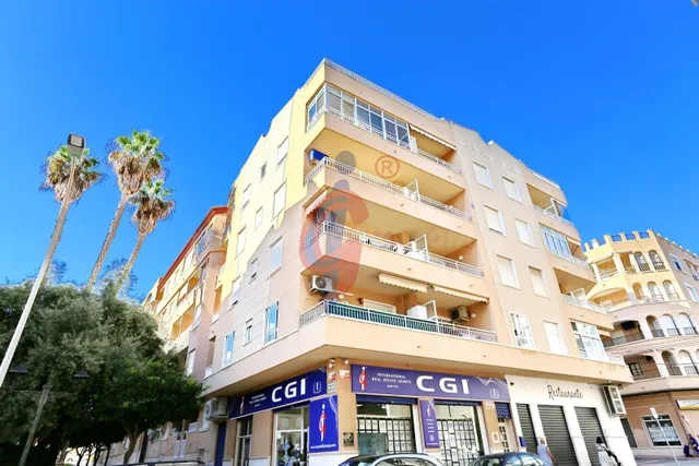 Piso de 3 dormitorios en venta en Guardamar del Segura, zona