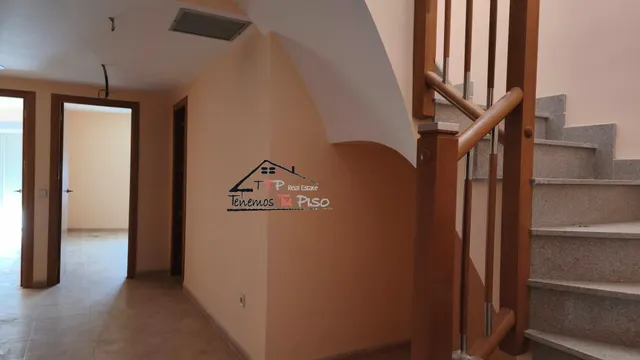 ÁTICO-DÚPLEX A ESTRENAR. 4 DORMITORIOS. 3 BAÑOS. TERRAZA DE 35M. COCHERA INCLUIDA — 15