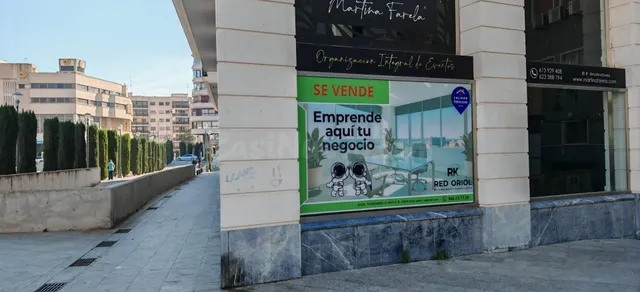 ¡Impulsa tu negocio! Local comercial en Alquiler en el emble - foto 2
