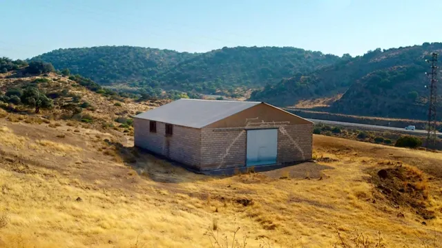 Finca rústica de más de 70 hectáreas con cortijo, casa de guardas y nave agrícola a solo 10 minutos de Córdoba — 47