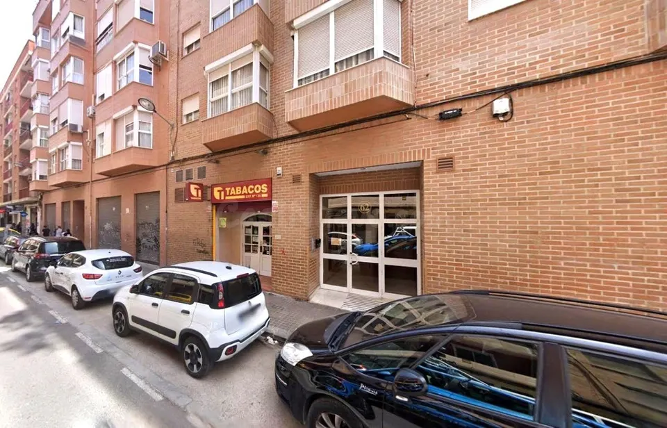 Local comercial 4 habitaciones 117m² en venta - Torrefiel