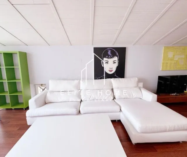 ÁTICO CON CARACTER Y TERRAZA PRIVADA EN PLENO CENTRO DE CAST - foto 5