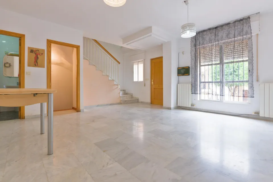 Bonita Casa en Cúllar Vega