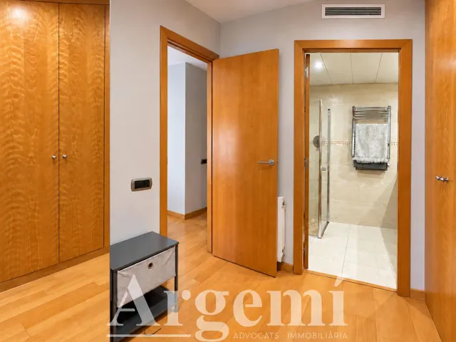 Casa adosada en venta en Montcada i Reixac — 18
