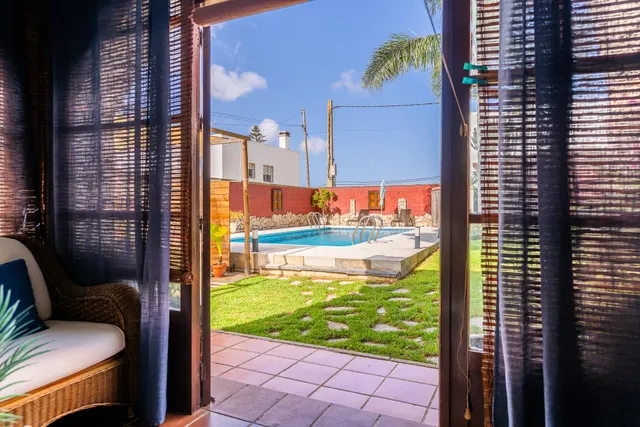 VENTA DE CHALET EN VENTA EN LAS DEHESILLAS — 29