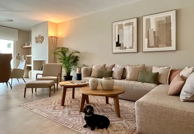 Espectacular vivienda reformada con jardín privado en Palm Beach, Marbella — 3