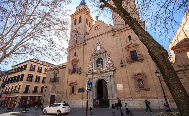 EXCELENTE PISO EN CALLE REJAS DE LA VIRGEN — 23