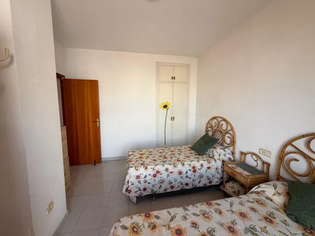 Ático con terraza, Alicante, Torrevieja. 2 habitaciones, 82 m2, 1 kilómetro del mar — 12