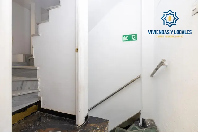 ATENCIÓN INVERSORES. Edificio comercial en pleno centro de Granada, entre Puentezuelas y Alhóndiga — 19